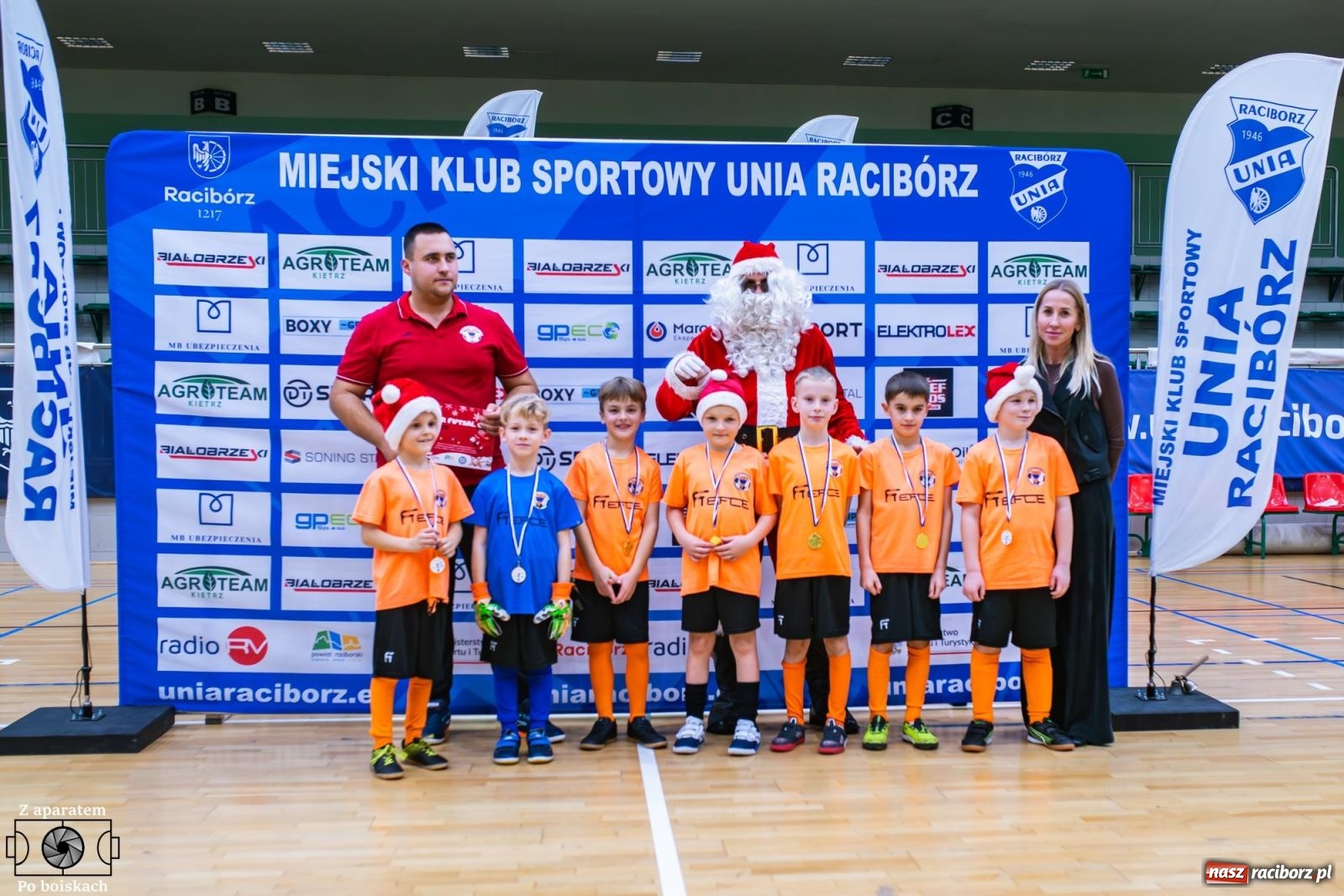 Zdjęcie w galerii na portalu naszraciborz.pl: Mikołajkowe zmagania najmłodszych. Turniej pełen emocji i sportowej radości [FOTO] wiadomości z regionu