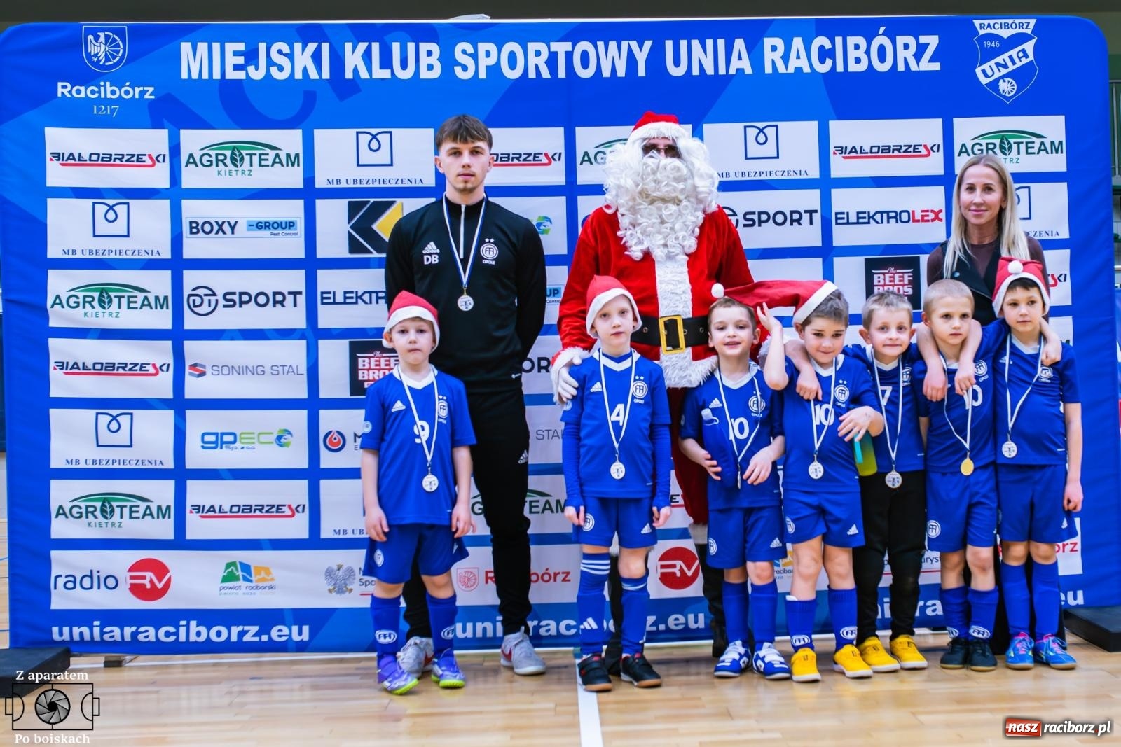 Zdjęcie w galerii na portalu naszraciborz.pl: Mikołajkowe zmagania najmłodszych. Turniej pełen emocji i sportowej radości [FOTO] wiadomości z regionu