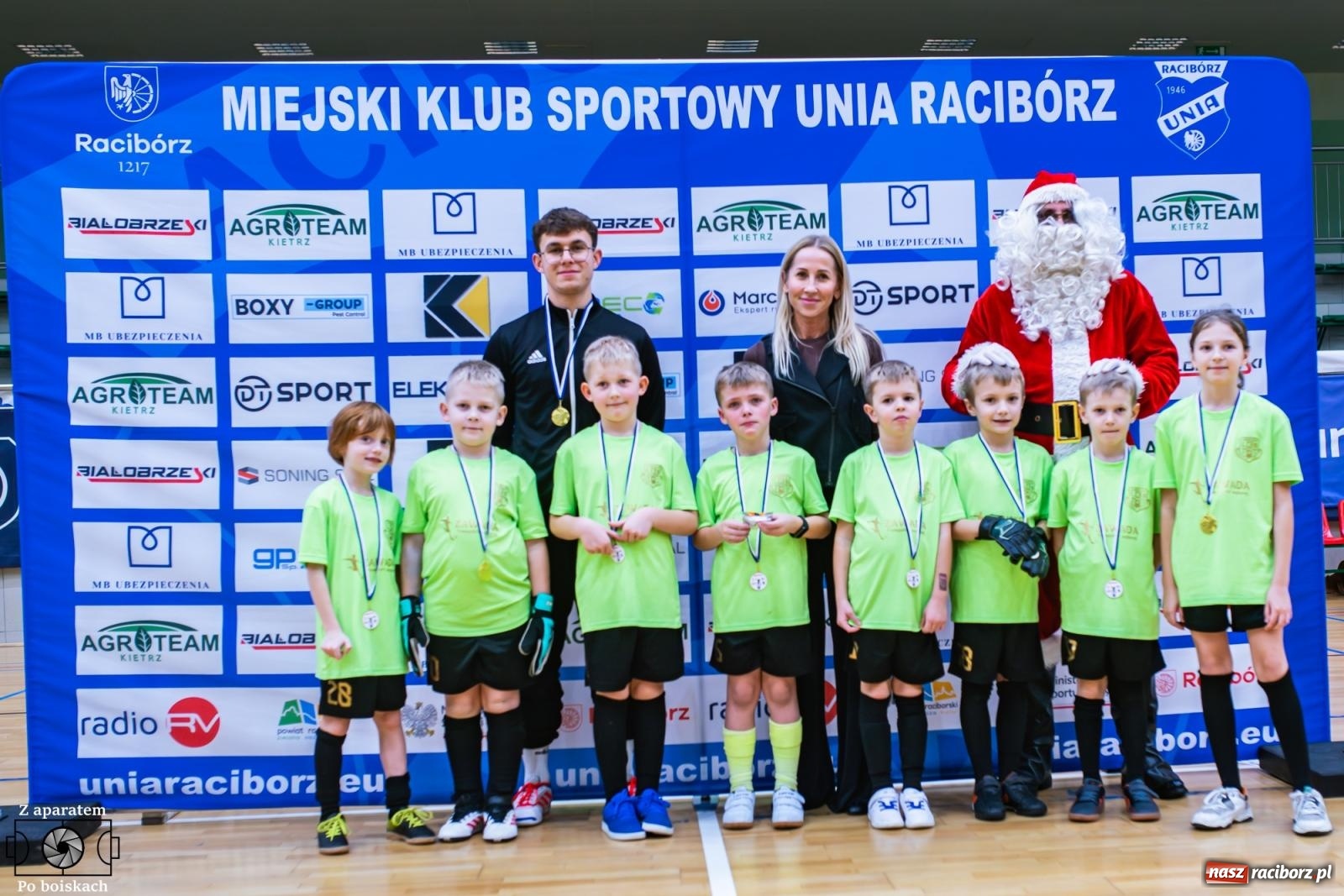 Zdjęcie w galerii na portalu naszraciborz.pl: Mikołajkowe zmagania najmłodszych. Turniej pełen emocji i sportowej radości [FOTO] wiadomości z regionu