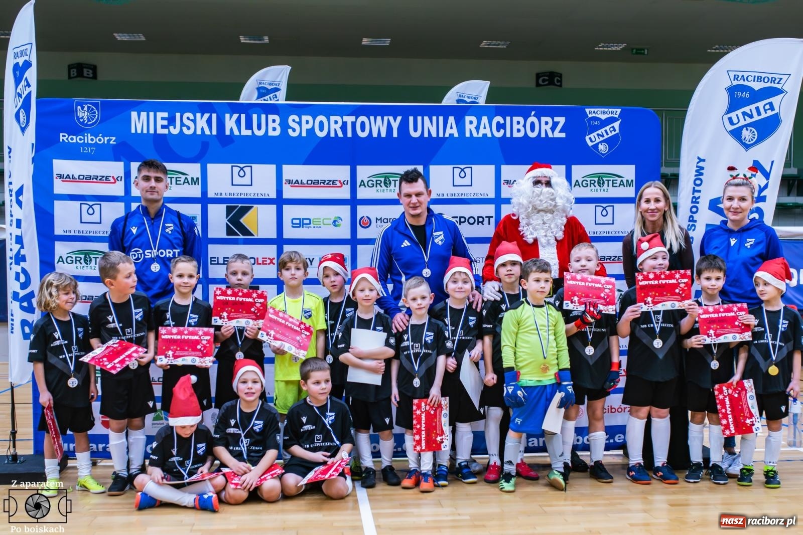 Zdjęcie w galerii na portalu naszraciborz.pl: Mikołajkowe zmagania najmłodszych. Turniej pełen emocji i sportowej radości [FOTO] wiadomości z regionu