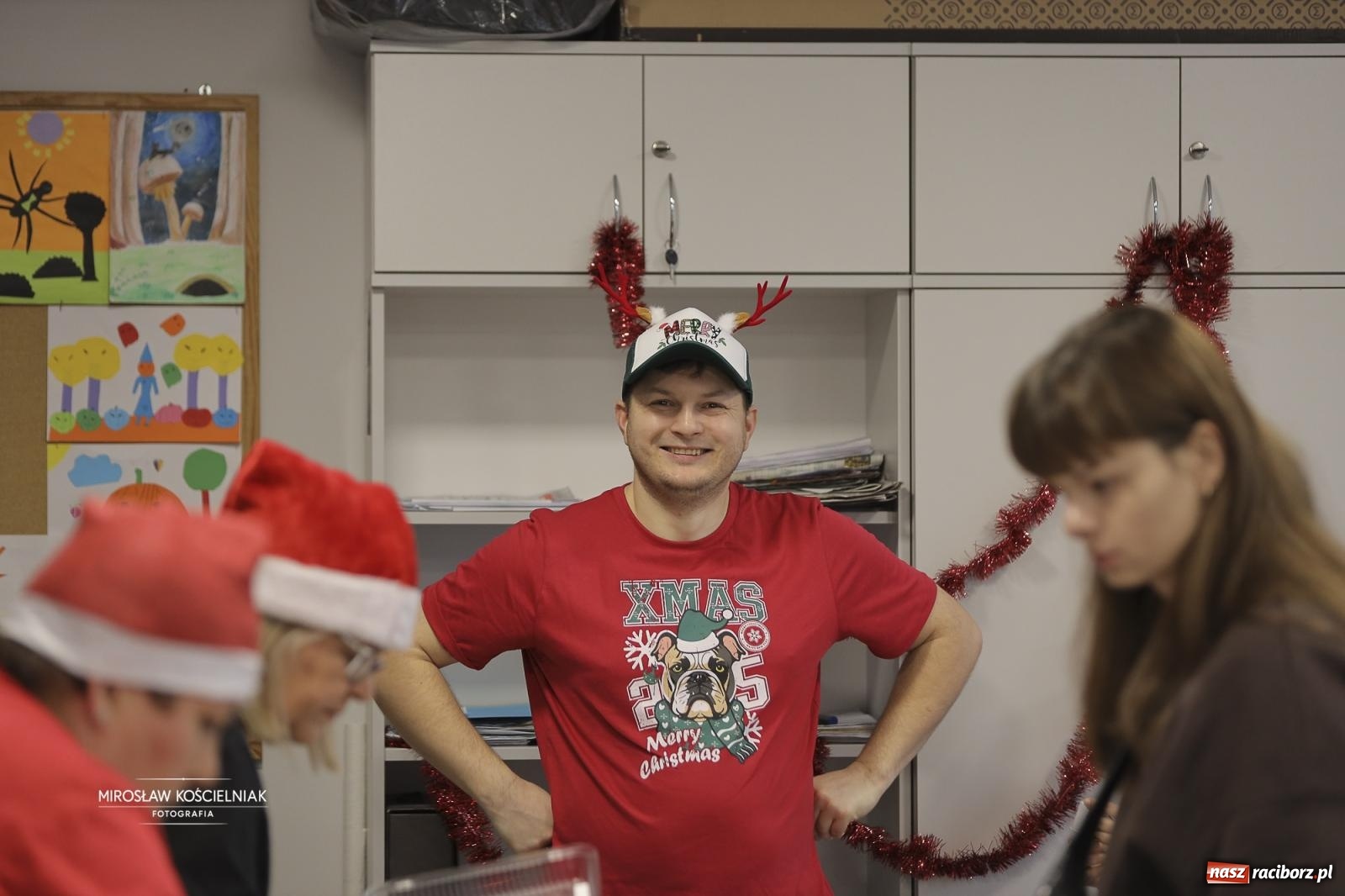 Zdjęcie w galerii na portalu naszraciborz.pl: XII Mikołajkowe Zawody Pływackie i jarmark z ZSOMS [FOTO i WIDEO] wiadomości z regionu