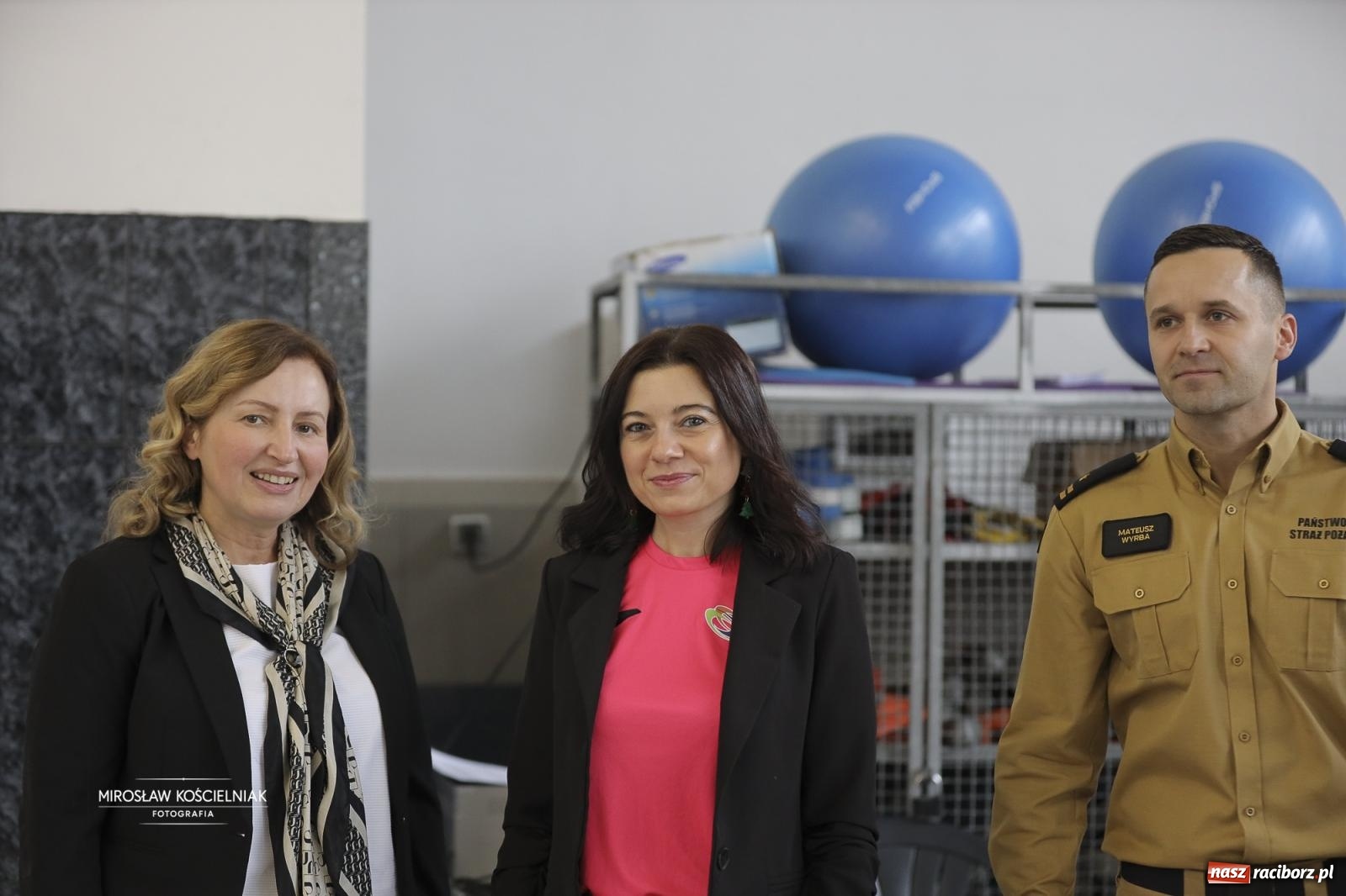 Zdjęcie w galerii na portalu naszraciborz.pl: XII Mikołajkowe Zawody Pływackie i jarmark z ZSOMS [FOTO i WIDEO] wiadomości z regionu