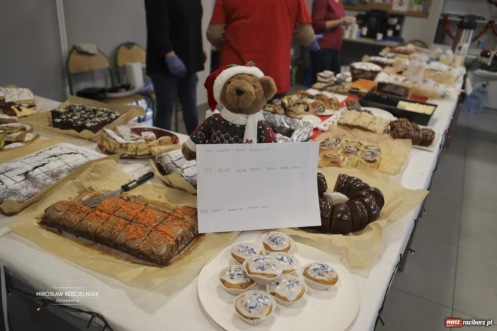 Zdjęcie w galerii na portalu naszraciborz.pl: XII Mikołajkowe Zawody Pływackie i jarmark z ZSOMS [FOTO i WIDEO] wiadomości z regionu