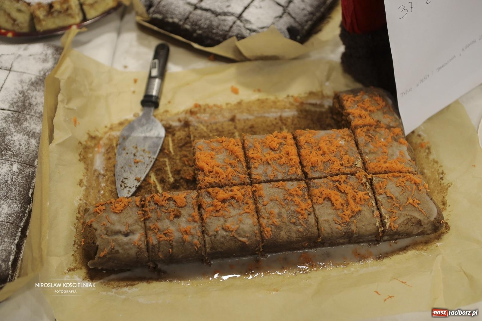 Zdjęcie w galerii na portalu naszraciborz.pl: XII Mikołajkowe Zawody Pływackie i jarmark z ZSOMS [FOTO i WIDEO] wiadomości z regionu