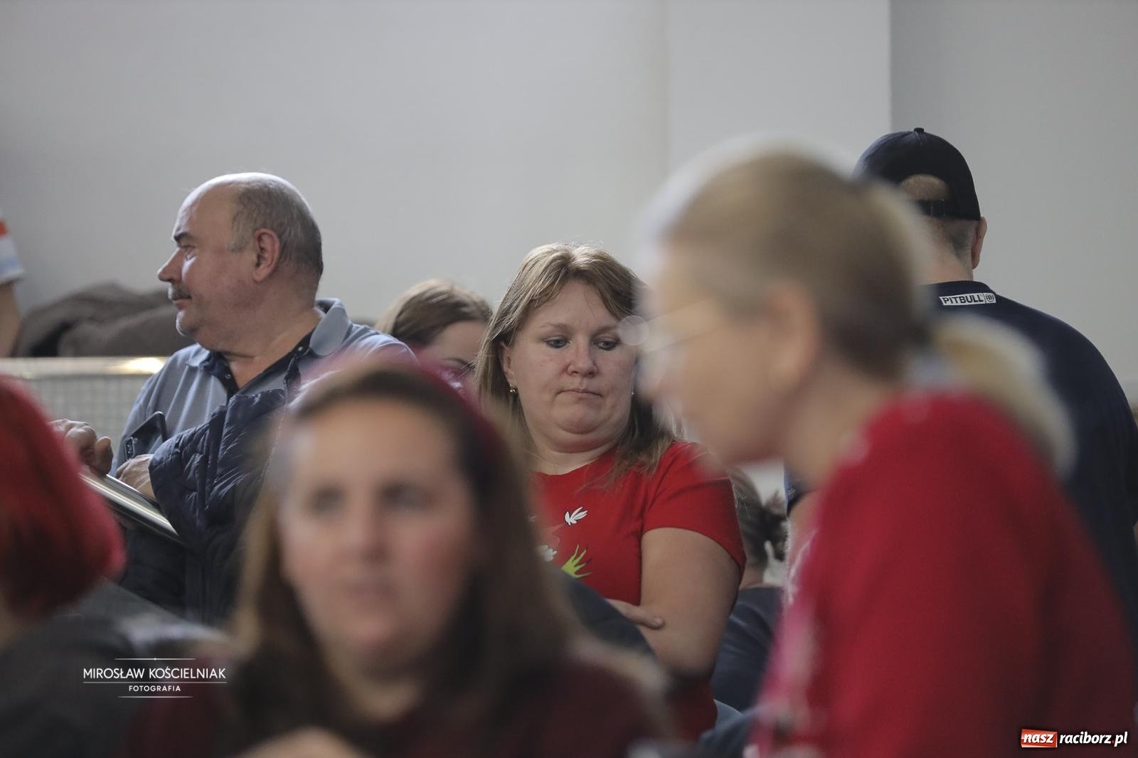 Zdjęcie w galerii na portalu naszraciborz.pl: XII Mikołajkowe Zawody Pływackie i jarmark z ZSOMS [FOTO i WIDEO] wiadomości z regionu