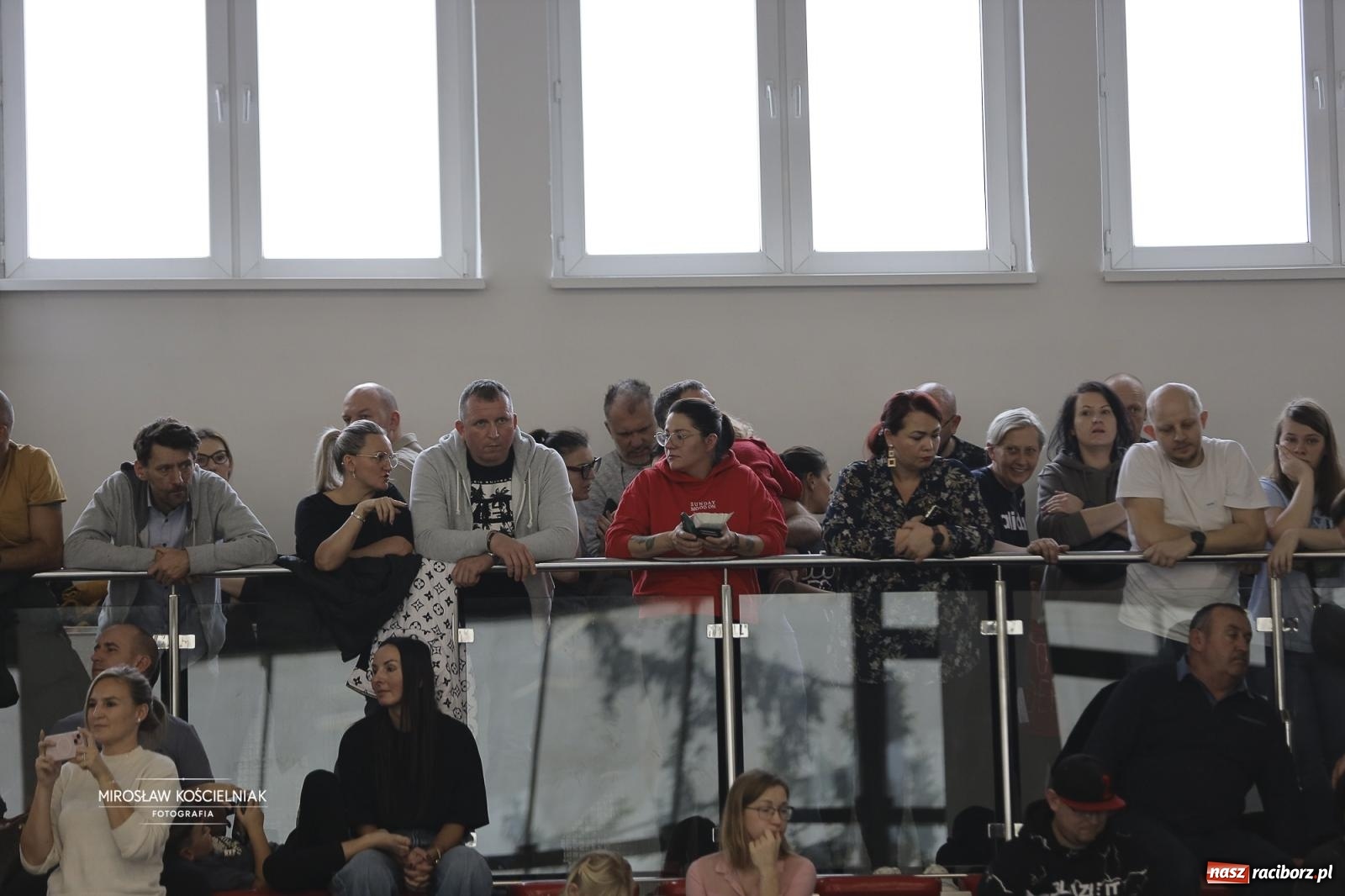 Zdjęcie w galerii na portalu naszraciborz.pl: XII Mikołajkowe Zawody Pływackie i jarmark z ZSOMS [FOTO i WIDEO] wiadomości z regionu