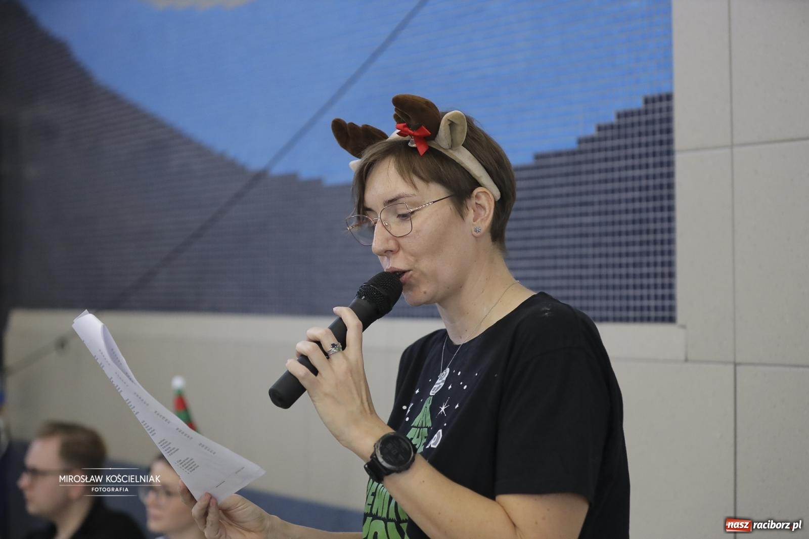 Zdjęcie w galerii na portalu naszraciborz.pl: XII Mikołajkowe Zawody Pływackie i jarmark z ZSOMS [FOTO i WIDEO] wiadomości z regionu