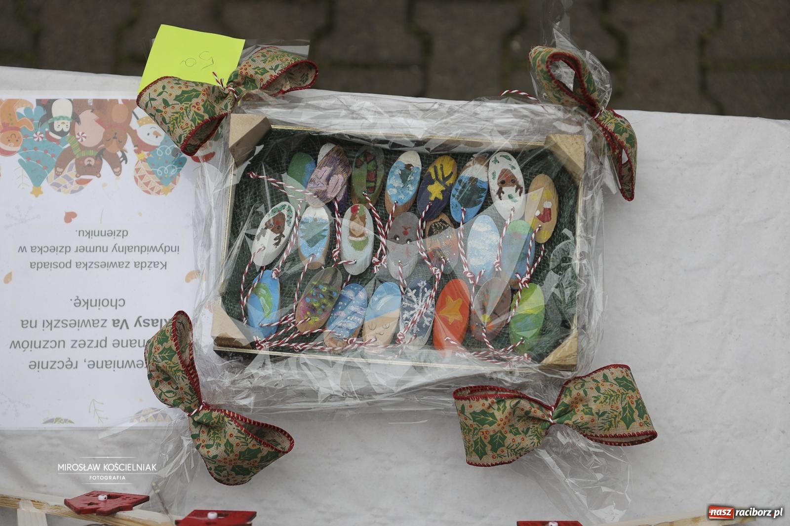 Zdjęcie w galerii na portalu naszraciborz.pl: XII Mikołajkowe Zawody Pływackie i jarmark z ZSOMS [FOTO i WIDEO] wiadomości z regionu