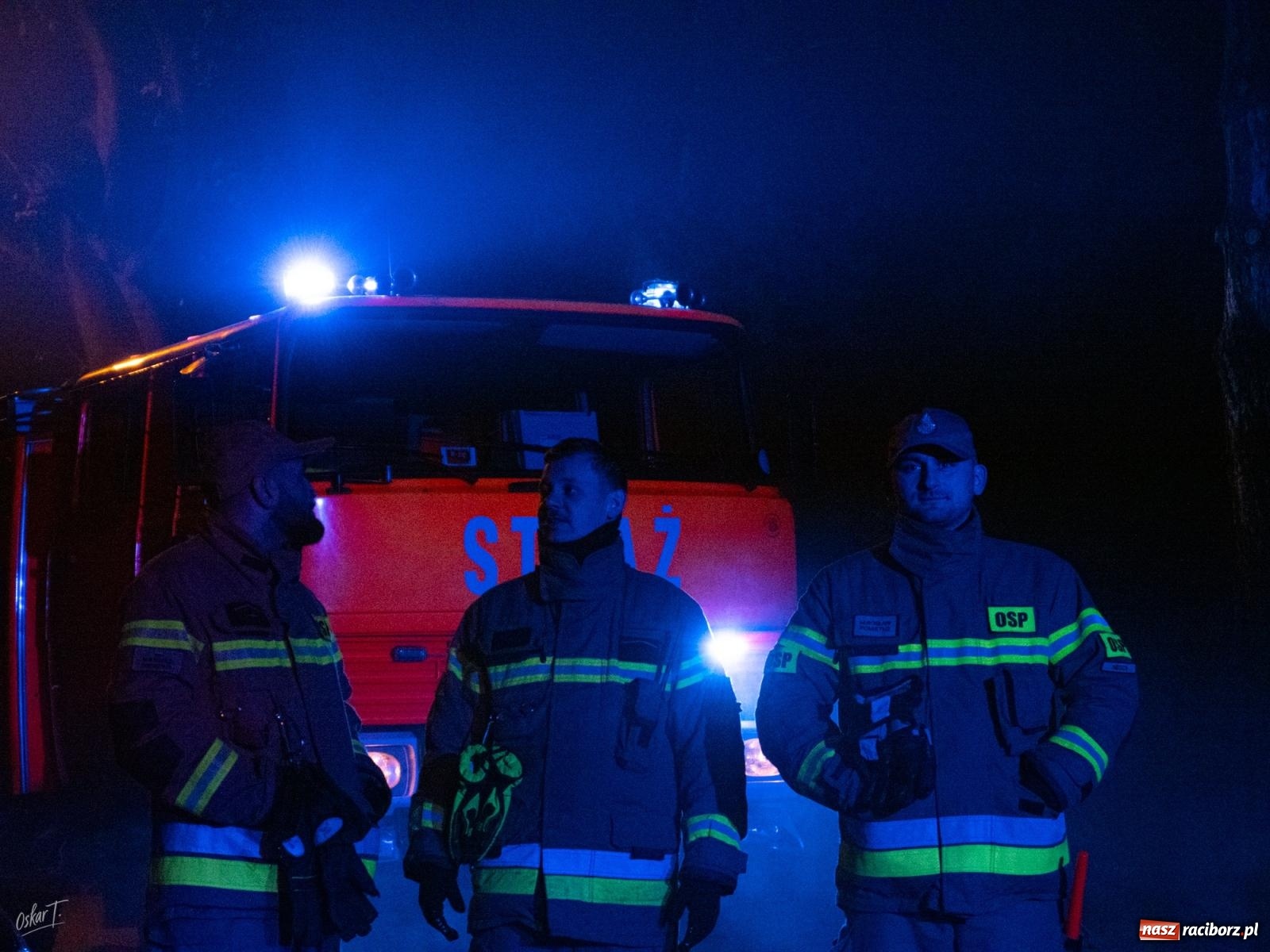 Zdjęcie w galerii na portalu naszraciborz.pl: Święty Mikołaj przyjechał do Nędzy wozem strażackim wiadomości z regionu