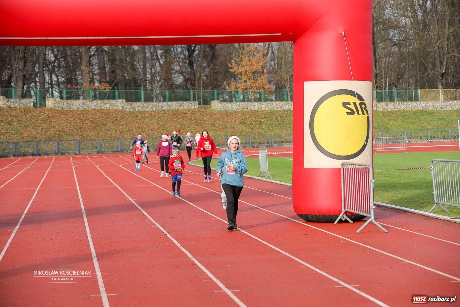 Zdjęcie w galerii na portalu naszraciborz.pl: Bieg Mikołajkowy z Justyną Święty-Ersetic wiadomości z regionu