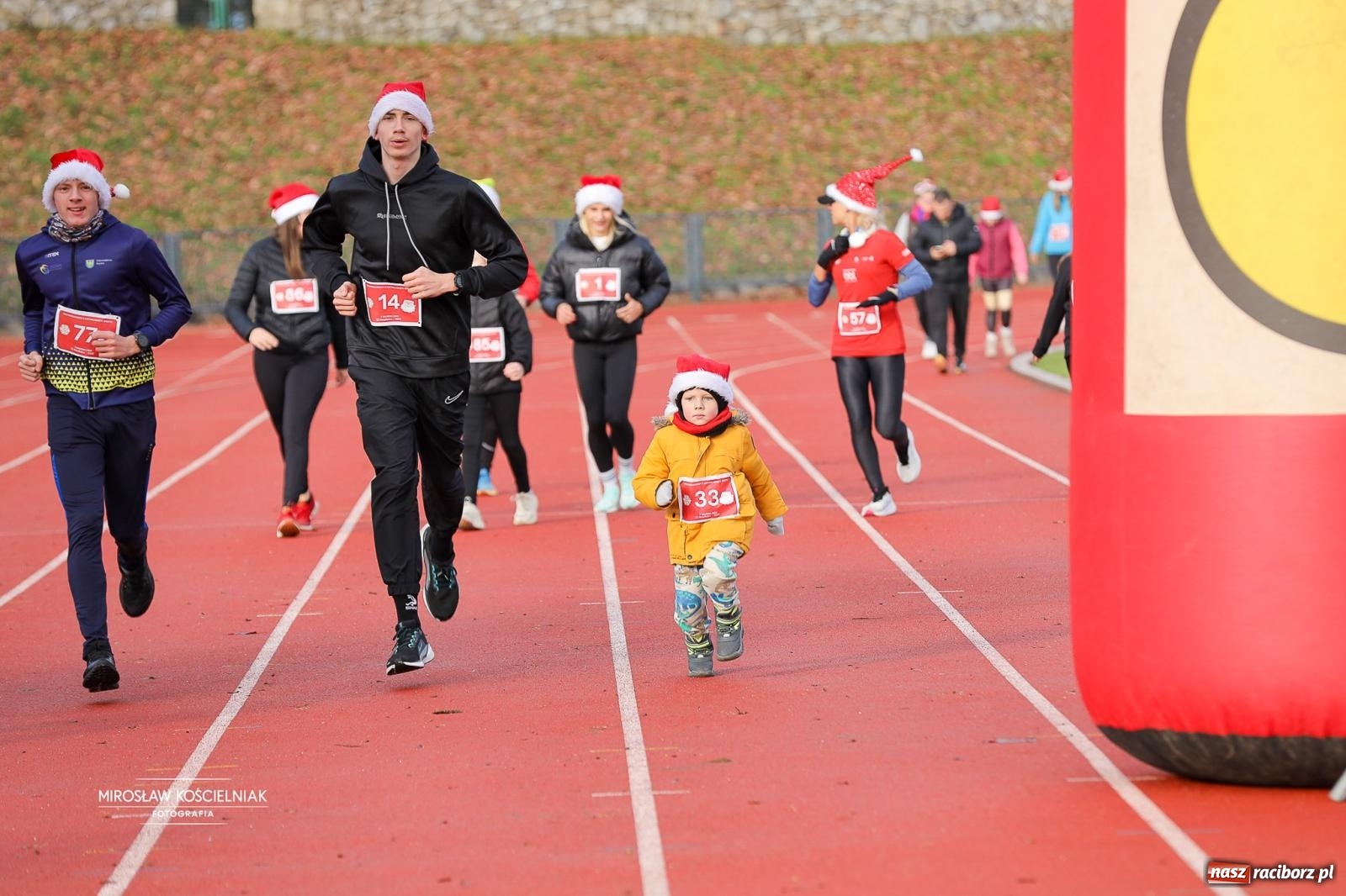 Zdjęcie w galerii na portalu naszraciborz.pl: Bieg Mikołajkowy z Justyną Święty-Ersetic wiadomości z regionu