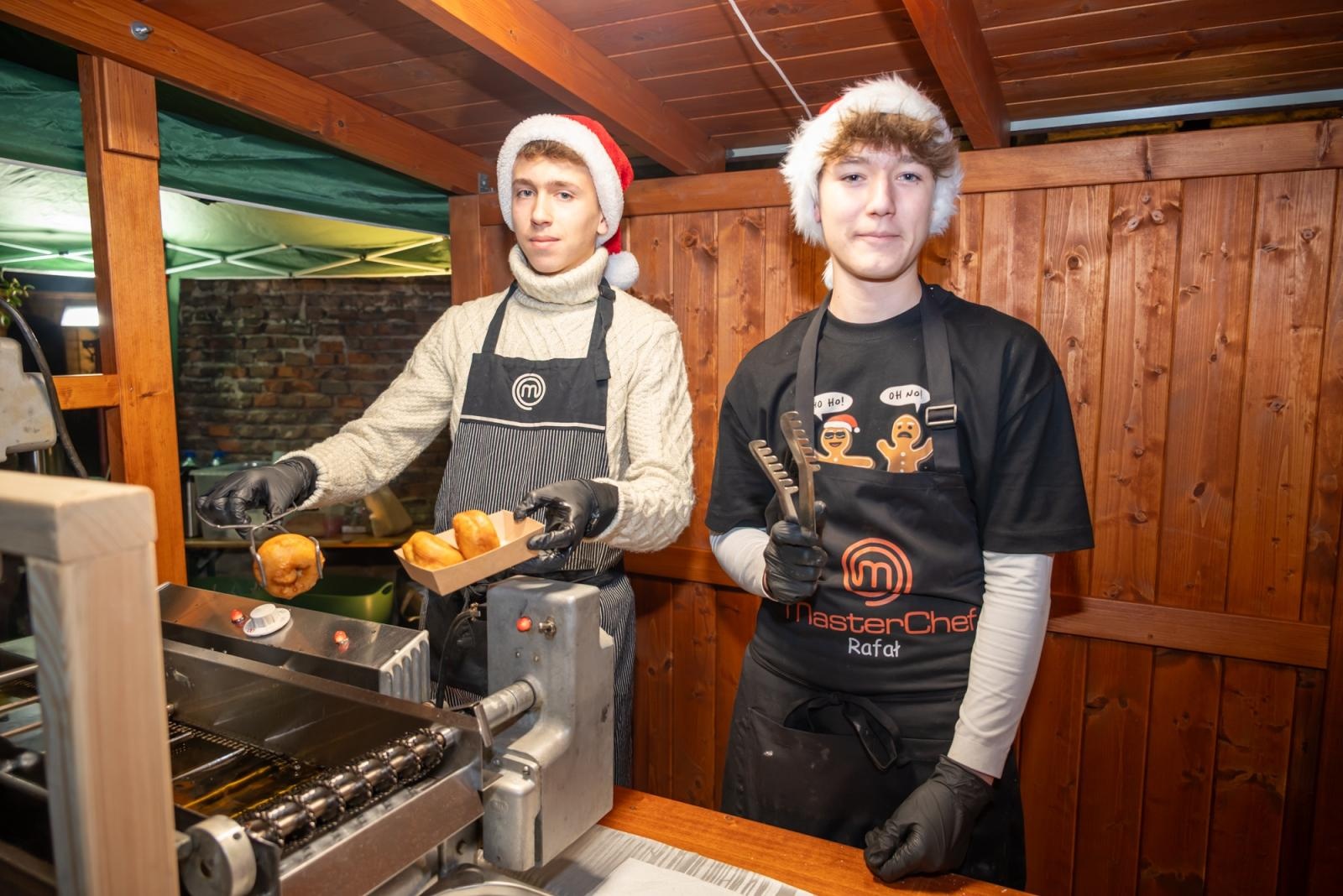 Zdjęcie w galerii na portalu naszraciborz.pl: Kiermasz Bożonarodzeniowy w baśniowej scenerii tworkowskiego zamku z rekordową frekwencją wiadomości z regionu