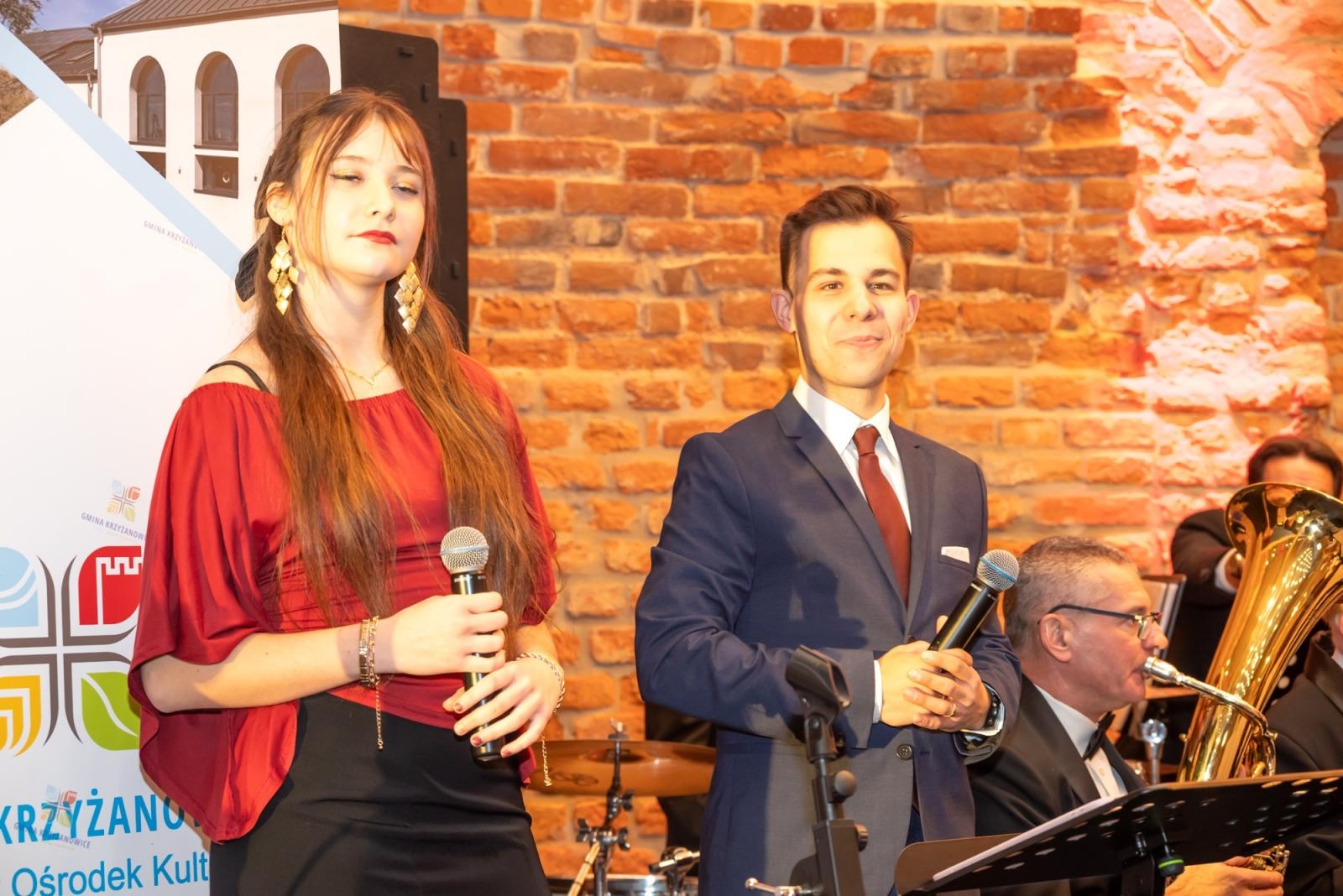 Zdjęcie w galerii na portalu naszraciborz.pl: Kiermasz Bożonarodzeniowy w baśniowej scenerii tworkowskiego zamku z rekordową frekwencją wiadomości z regionu