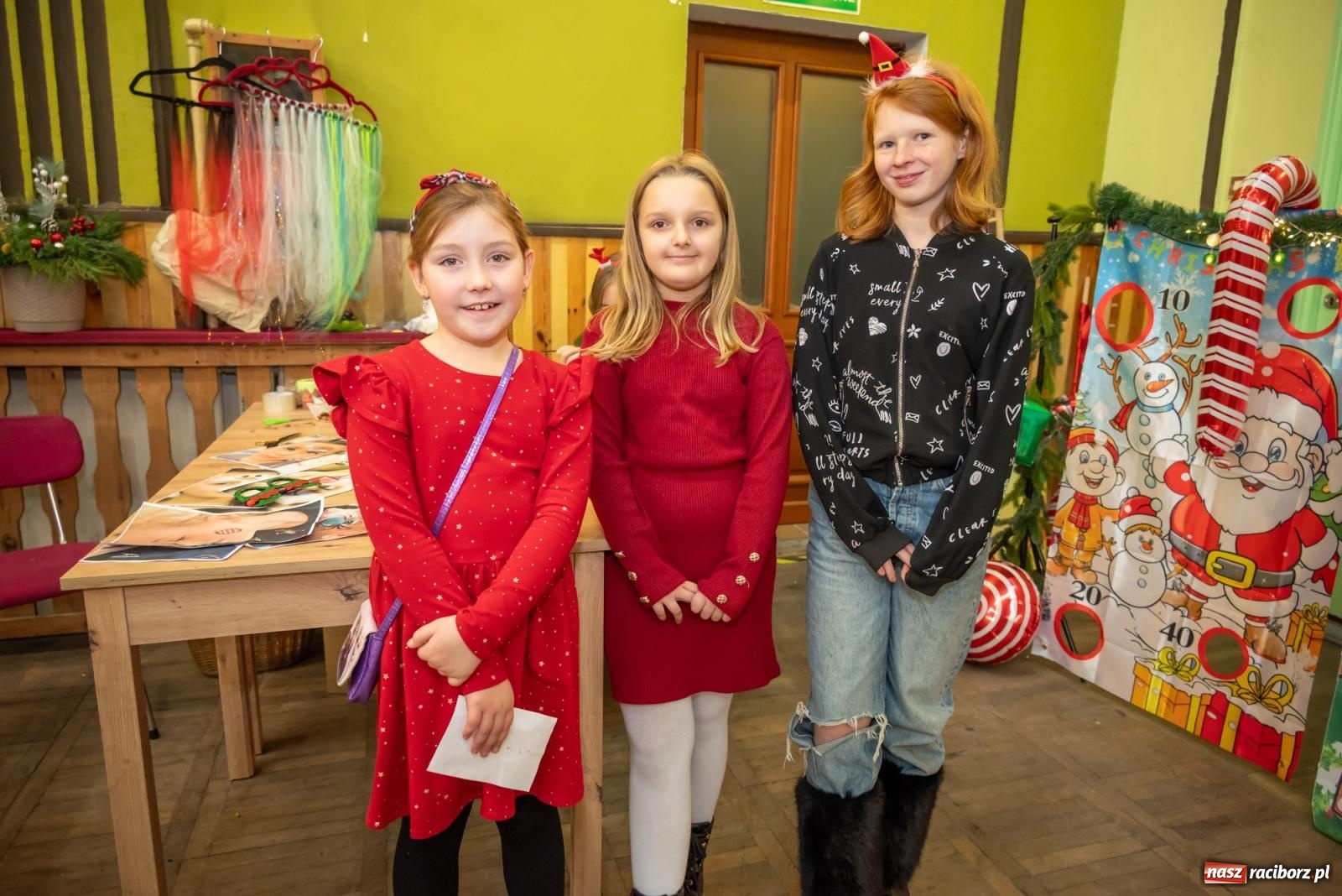 Zdjęcie w galerii na portalu naszraciborz.pl: Nie saniami, a powozem zajechał Mikołaj do Borucina wiadomości z regionu