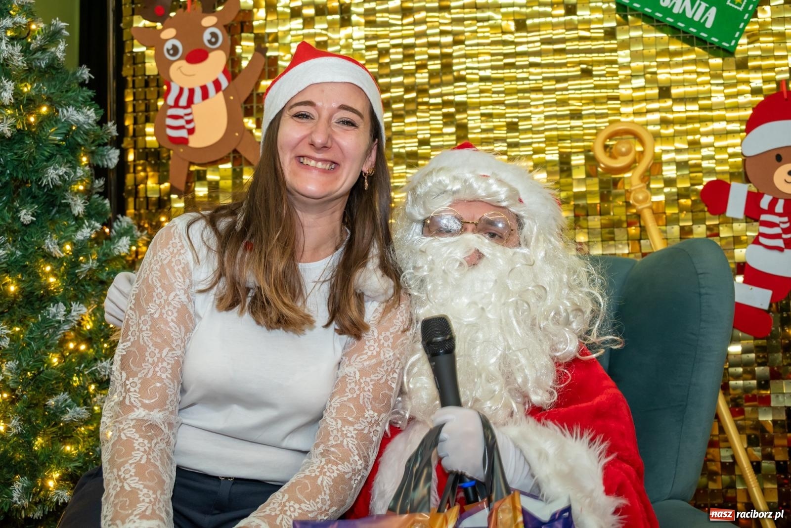 Zdjęcie w galerii na portalu naszraciborz.pl: Nie saniami, a powozem zajechał Mikołaj do Borucina wiadomości z regionu