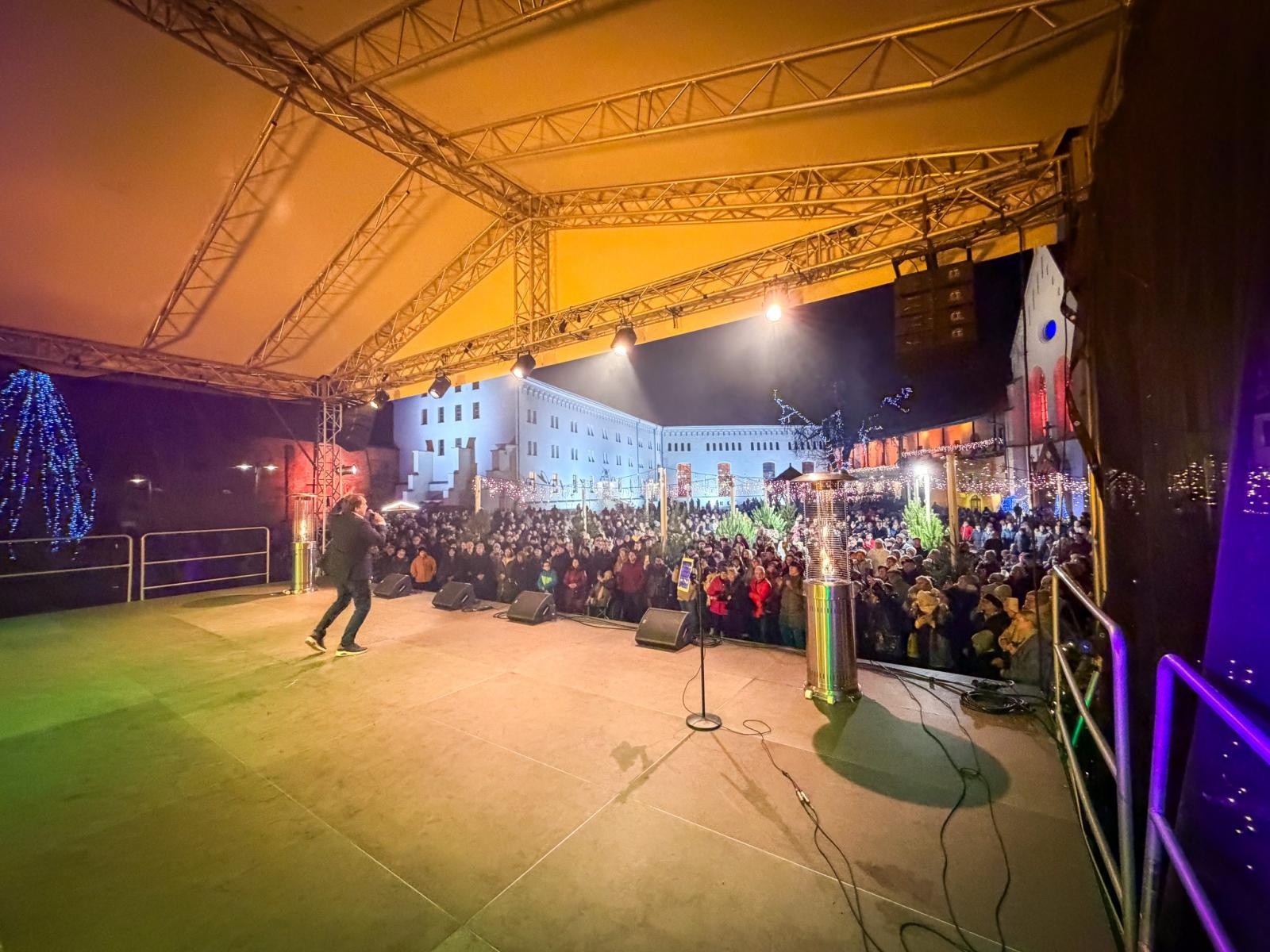 Zdjęcie w galerii na portalu naszraciborz.pl: Bajkowy Zamek 2025. TOBY przyciągnął tłumy mieszkańców powiatu wiadomości z regionu