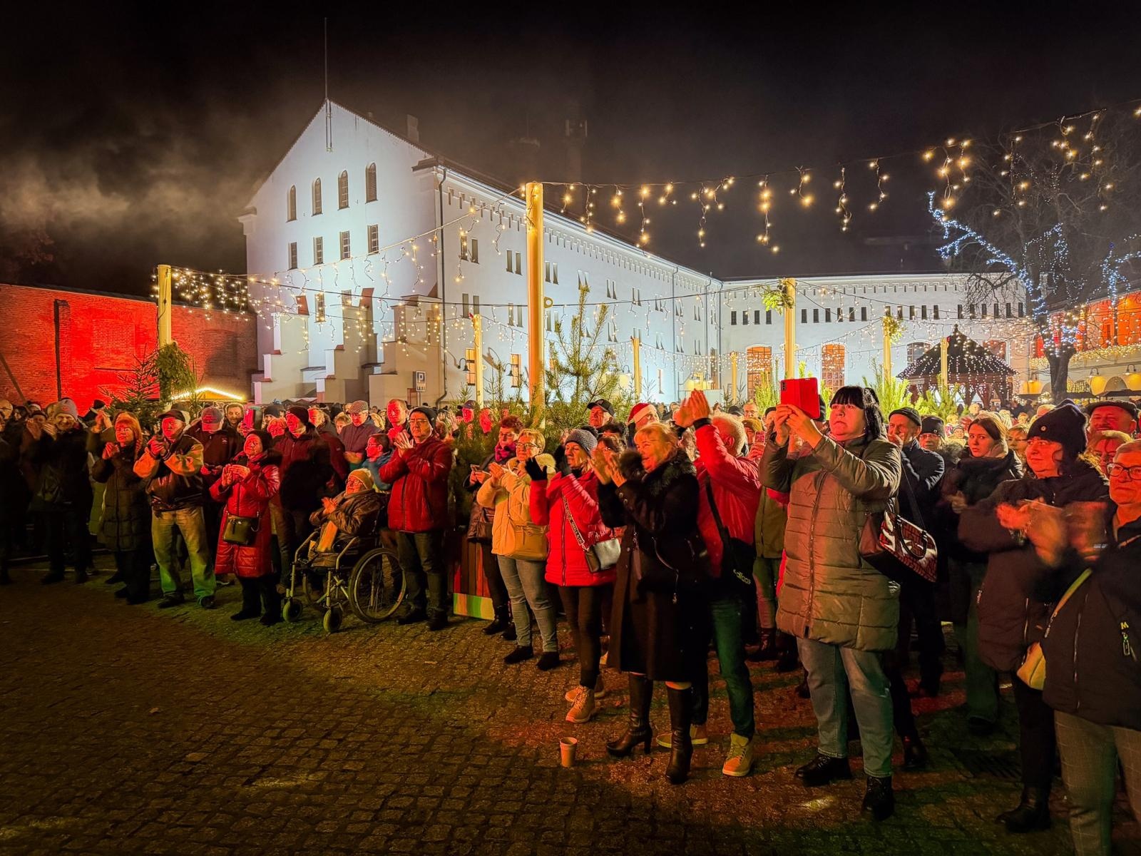 Zdjęcie w galerii na portalu naszraciborz.pl: Bajkowy Zamek 2025. TOBY przyciągnął tłumy mieszkańców powiatu wiadomości z regionu