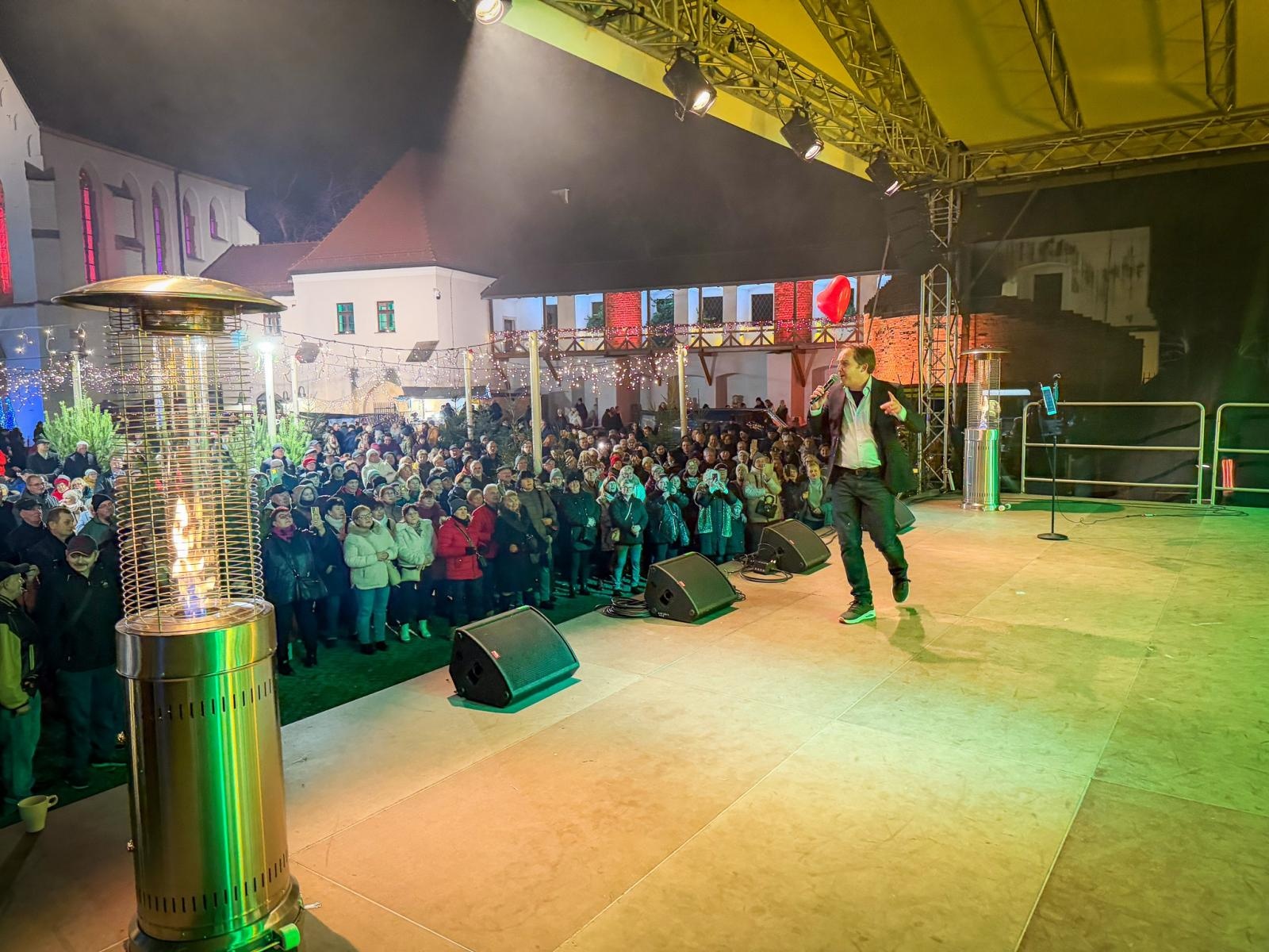 Zdjęcie w galerii na portalu naszraciborz.pl: Bajkowy Zamek 2025. TOBY przyciągnął tłumy mieszkańców powiatu wiadomości z regionu