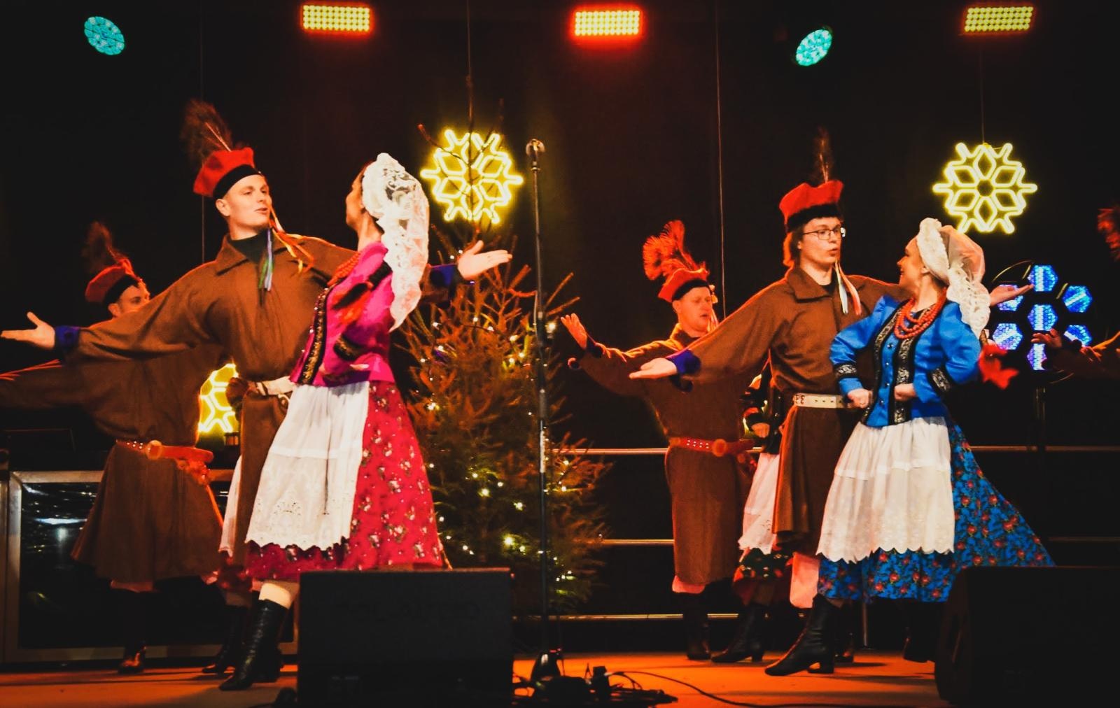 Zdjęcie w galerii na portalu naszraciborz.pl: Bajkowy Zamek 2025. TOBY przyciągnął tłumy mieszkańców powiatu wiadomości z regionu