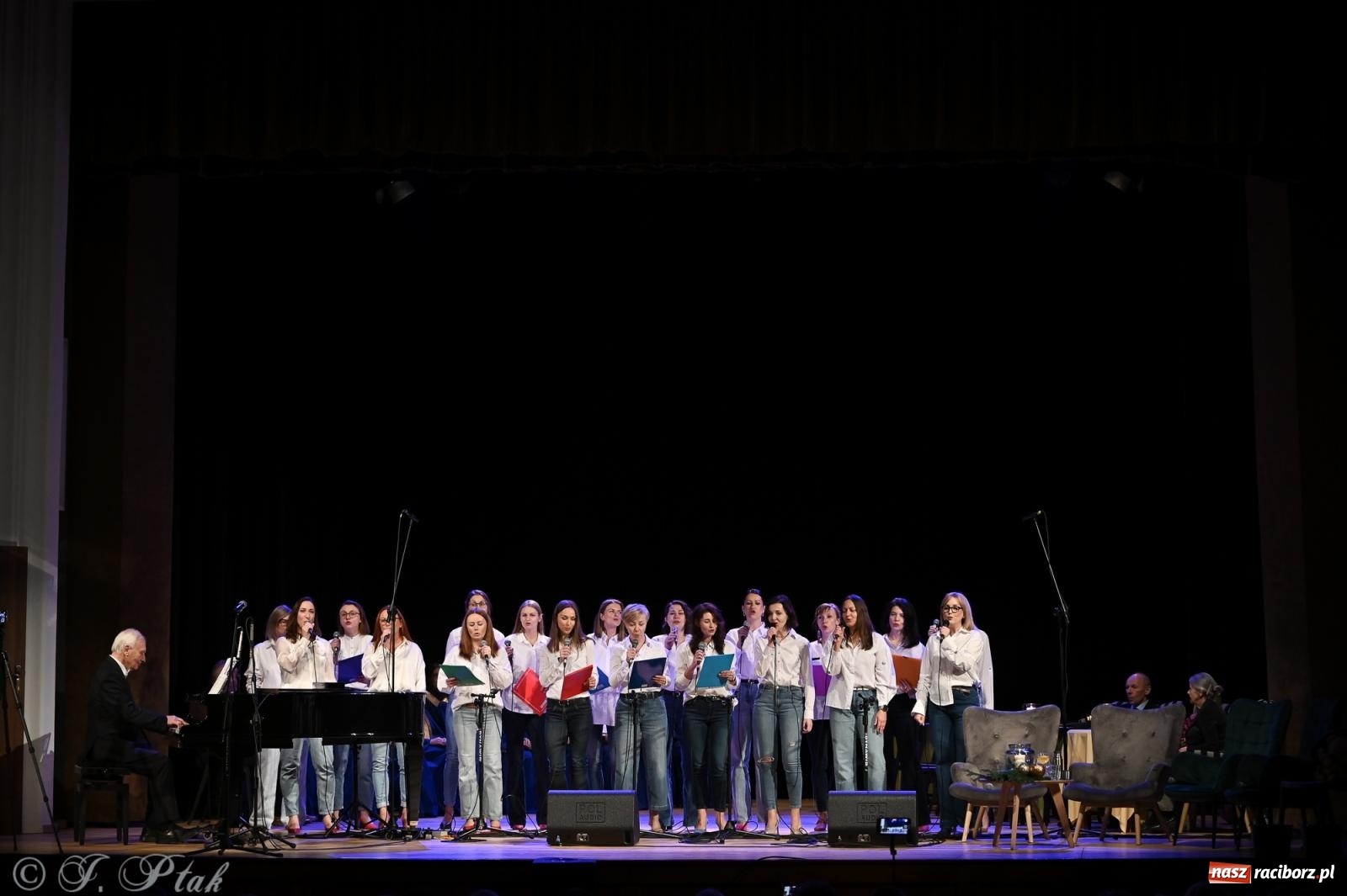 Zdjęcie w galerii na portalu naszraciborz.pl: Franciszek Borysowicz – benefis i muzyczna podróż przez dekady wiadomości z regionu