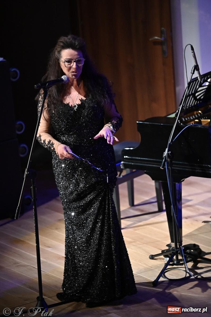 Zdjęcie w galerii na portalu naszraciborz.pl: Franciszek Borysowicz – benefis i muzyczna podróż przez dekady wiadomości z regionu