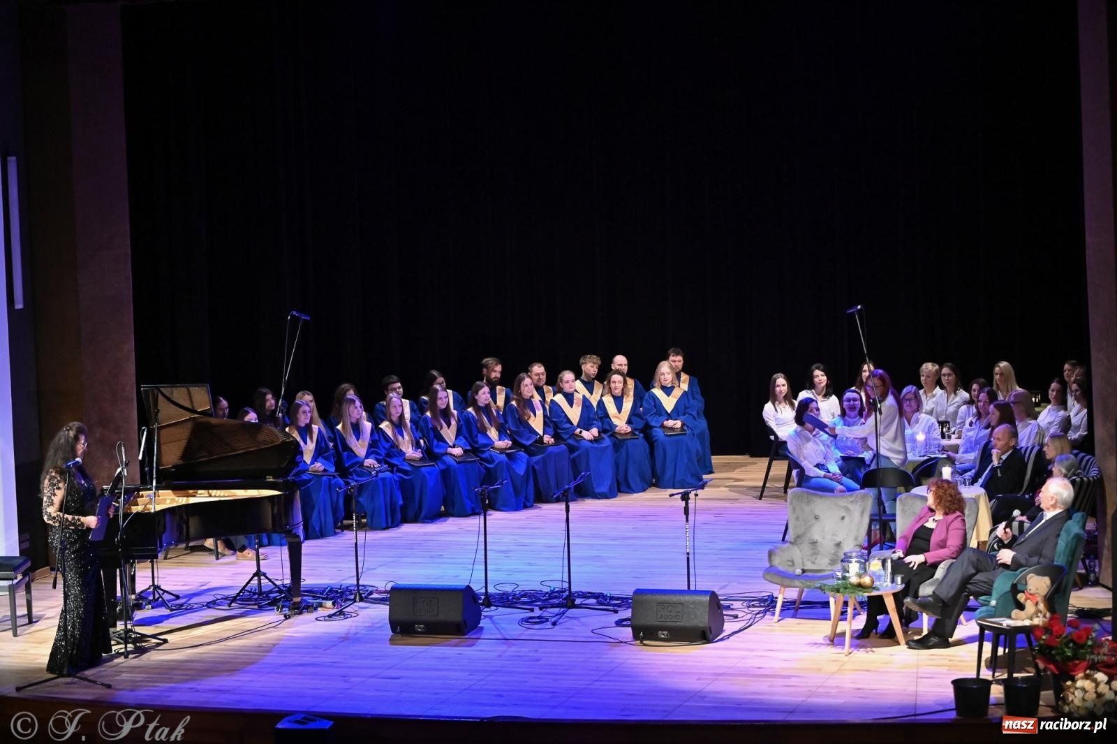 Zdjęcie w galerii na portalu naszraciborz.pl: Franciszek Borysowicz – benefis i muzyczna podróż przez dekady wiadomości z regionu