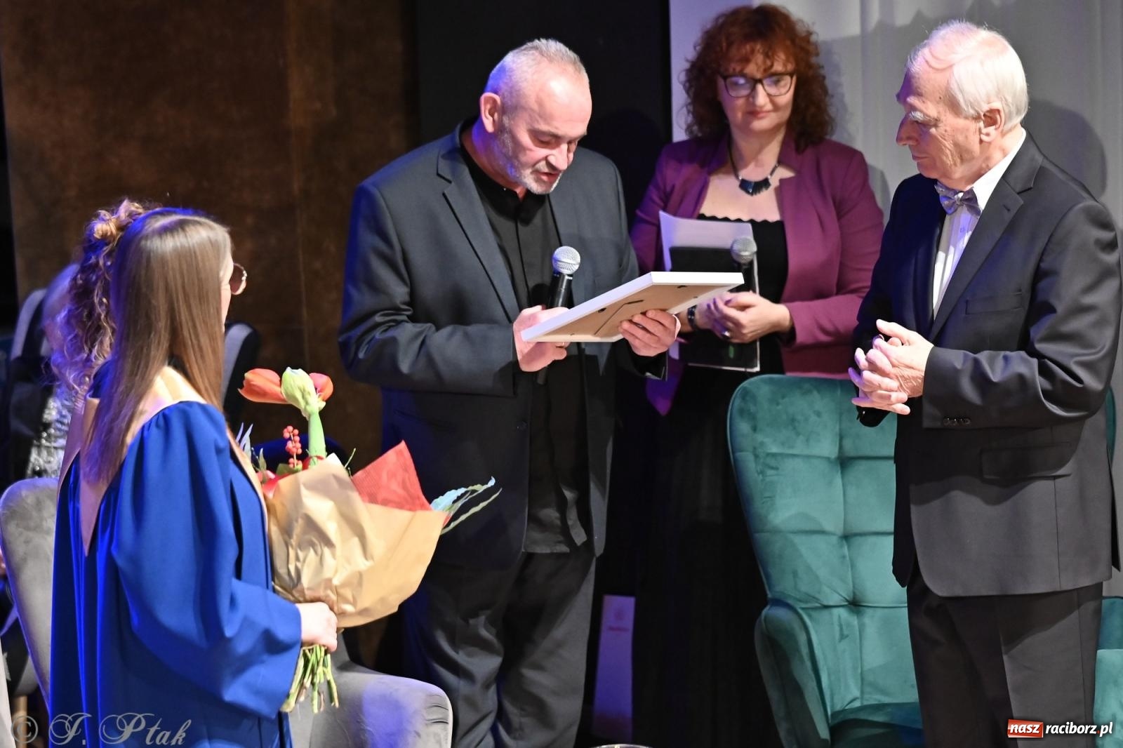 Zdjęcie w galerii na portalu naszraciborz.pl: Franciszek Borysowicz – benefis i muzyczna podróż przez dekady wiadomości z regionu