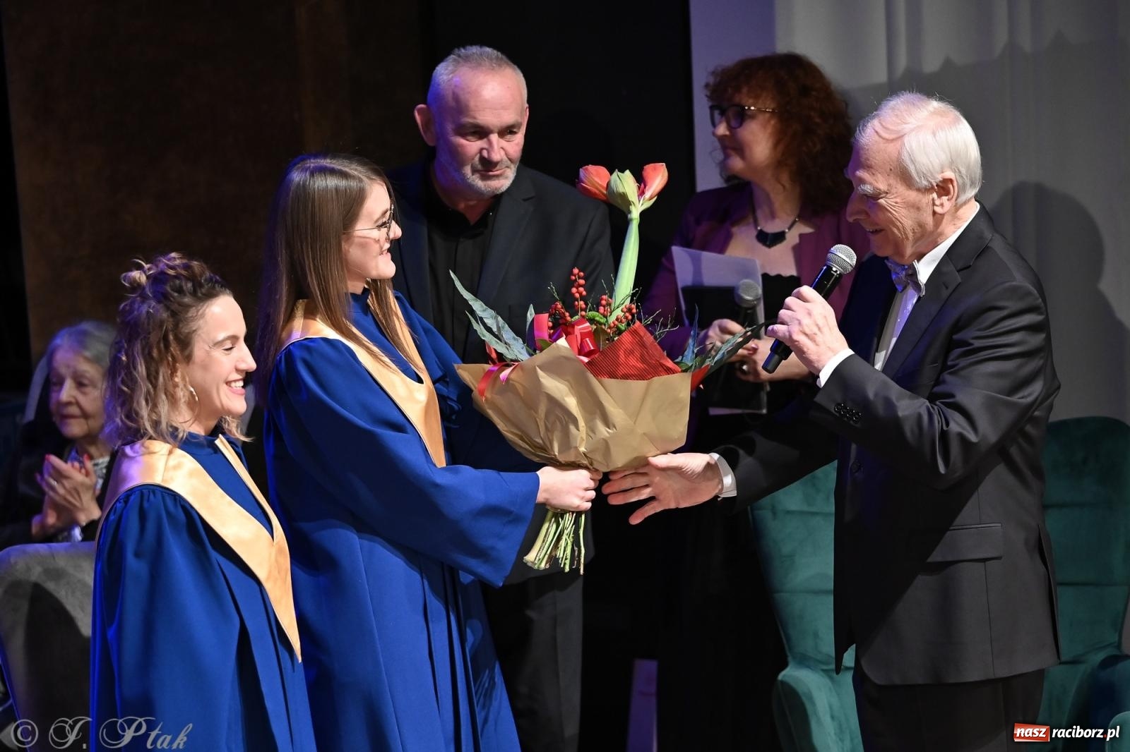 Zdjęcie w galerii na portalu naszraciborz.pl: Franciszek Borysowicz – benefis i muzyczna podróż przez dekady wiadomości z regionu