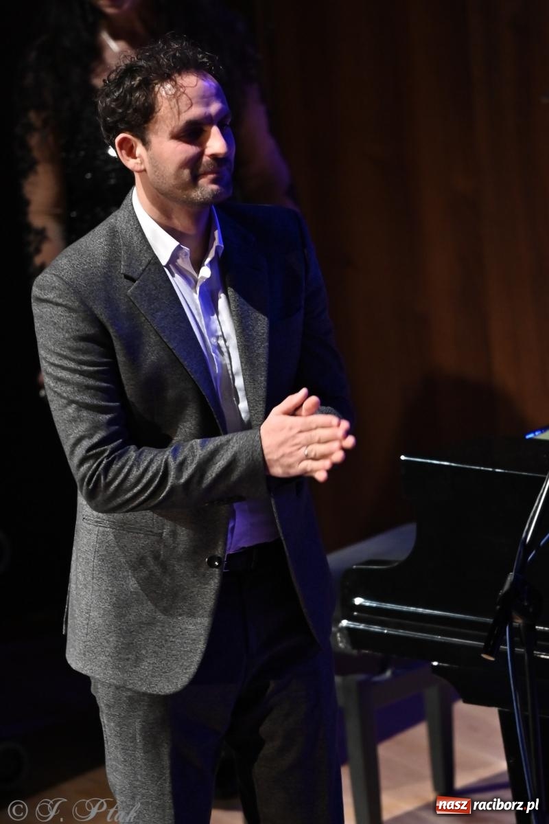 Zdjęcie w galerii na portalu naszraciborz.pl: Franciszek Borysowicz – benefis i muzyczna podróż przez dekady wiadomości z regionu