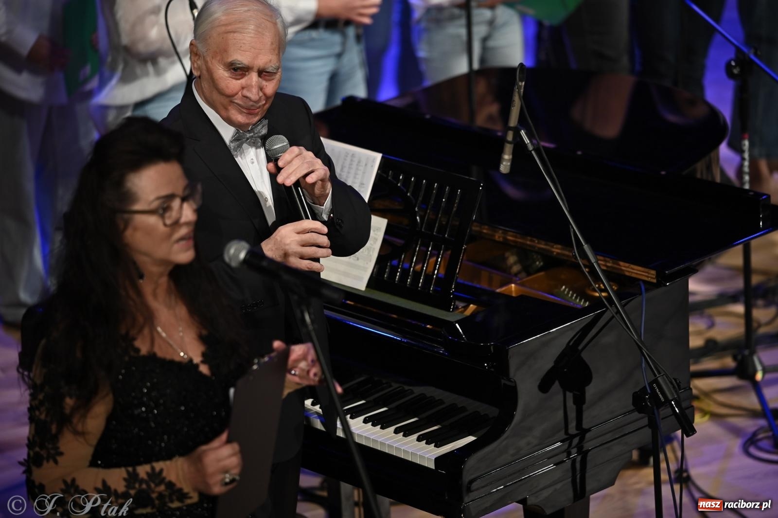 Zdjęcie w galerii na portalu naszraciborz.pl: Franciszek Borysowicz – benefis i muzyczna podróż przez dekady wiadomości z regionu