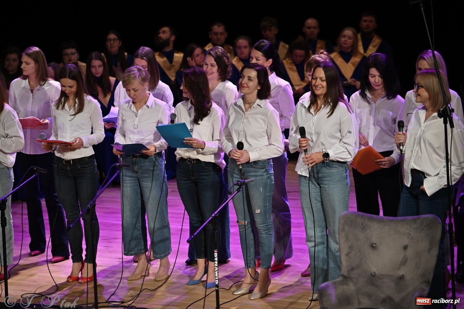 Zdjęcie w galerii na portalu naszraciborz.pl: Franciszek Borysowicz – benefis i muzyczna podróż przez dekady wiadomości z regionu