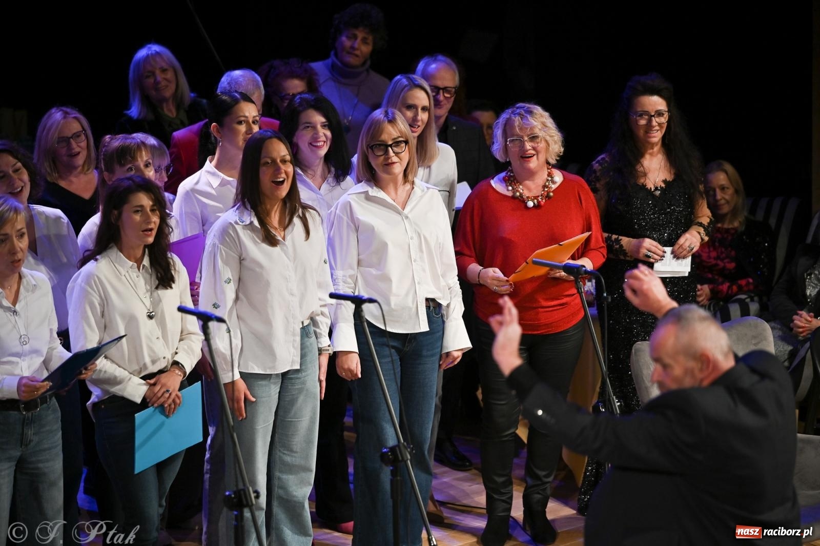 Zdjęcie w galerii na portalu naszraciborz.pl: Franciszek Borysowicz – benefis i muzyczna podróż przez dekady wiadomości z regionu