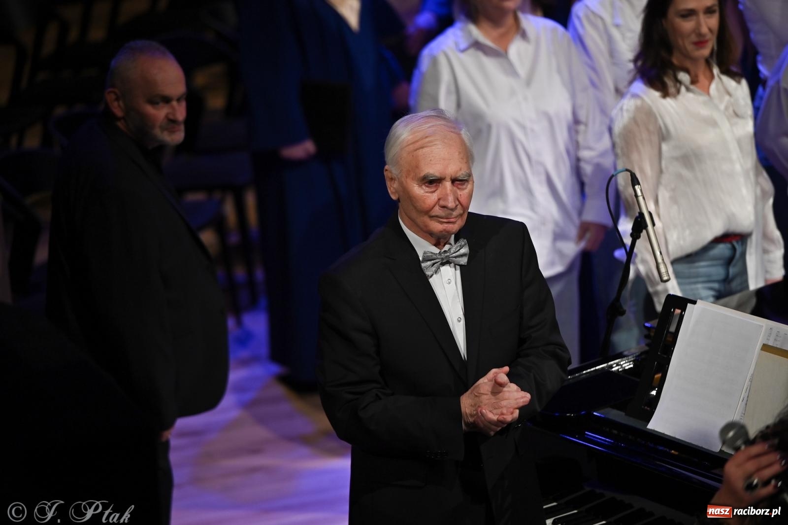 Zdjęcie w galerii na portalu naszraciborz.pl: Franciszek Borysowicz – benefis i muzyczna podróż przez dekady wiadomości z regionu