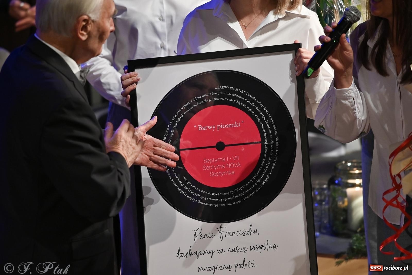 Zdjęcie w galerii na portalu naszraciborz.pl: Franciszek Borysowicz – benefis i muzyczna podróż przez dekady wiadomości z regionu