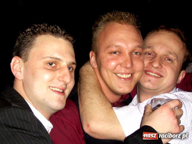 Zdjęcie w galerii na portalu naszraciborz.pl: Sylwestrowa noc w Vinylu wiadomości z regionu