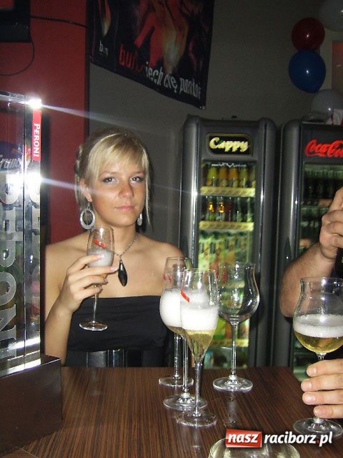 Zdjęcie w galerii na portalu naszraciborz.pl: Sylwestrowa noc w Vinylu wiadomości z regionu