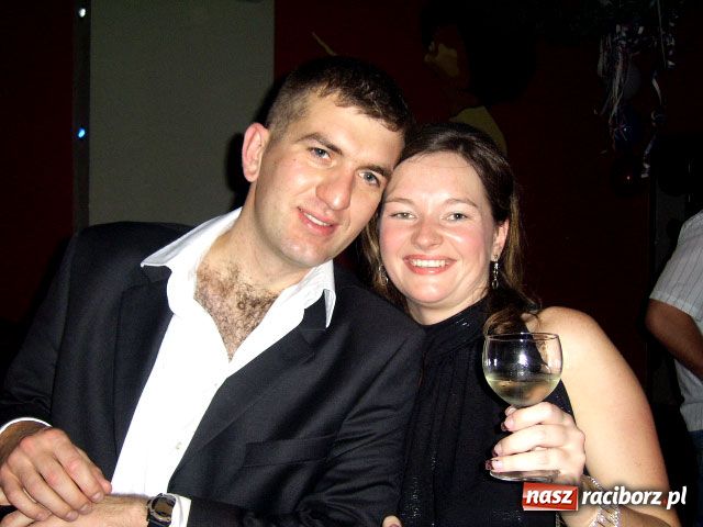 Zdjęcie w galerii na portalu naszraciborz.pl: Sylwestrowa noc w Vinylu wiadomości z regionu