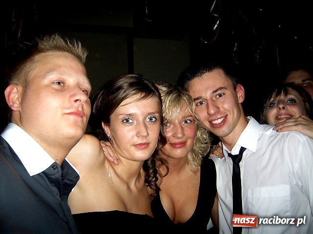 Zdjęcie w galerii na portalu naszraciborz.pl: Sylwestrowa noc w Vinylu wiadomości z regionu