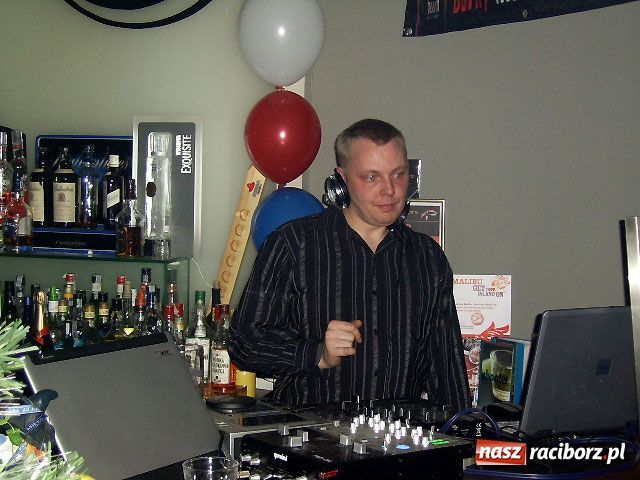 Zdjęcie w galerii na portalu naszraciborz.pl: Sylwestrowa noc w Vinylu wiadomości z regionu