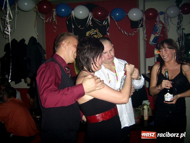 Zdjęcie w galerii na portalu naszraciborz.pl: Sylwestrowa noc w Vinylu wiadomości z regionu