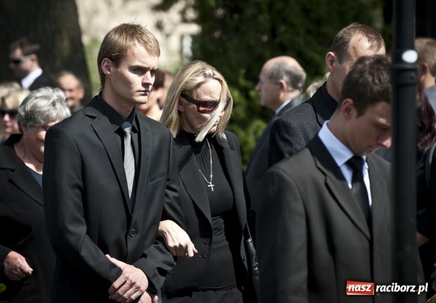 Zdjęcie w galerii na portalu naszraciborz.pl: Tworków i Ostróg pożegnał Kamila wiadomości z regionu