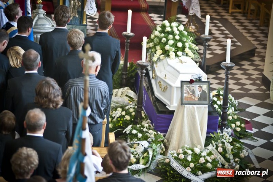 Zdjęcie w galerii na portalu naszraciborz.pl: Tworków i Ostróg pożegnał Kamila wiadomości z regionu