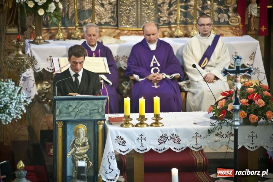 Zdjęcie w galerii na portalu naszraciborz.pl: Tworków i Ostróg pożegnał Kamila wiadomości z regionu