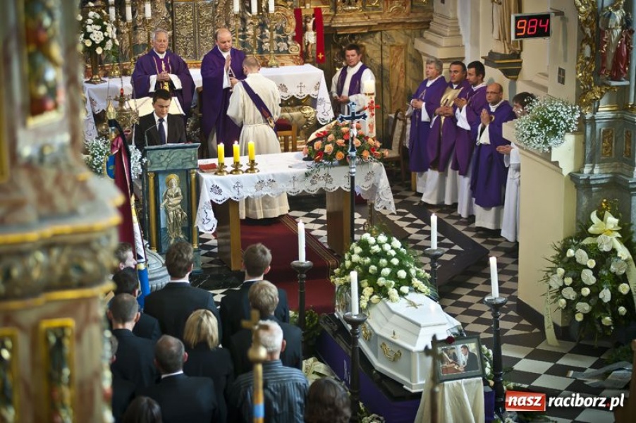 Zdjęcie w galerii na portalu naszraciborz.pl: Tworków i Ostróg pożegnał Kamila wiadomości z regionu