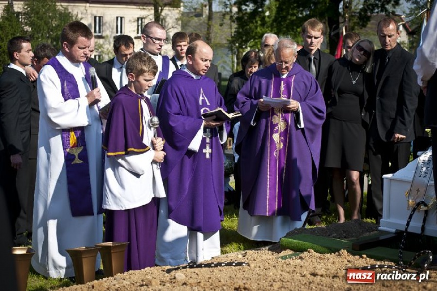 Zdjęcie w galerii na portalu naszraciborz.pl: Tworków i Ostróg pożegnał Kamila wiadomości z regionu