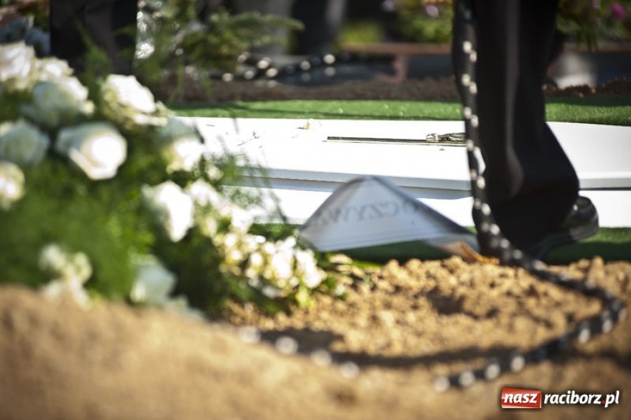 Zdjęcie w galerii na portalu naszraciborz.pl: Tworków i Ostróg pożegnał Kamila wiadomości z regionu