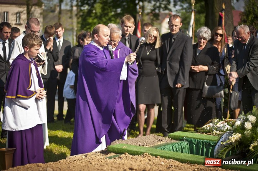 Zdjęcie w galerii na portalu naszraciborz.pl: Tworków i Ostróg pożegnał Kamila wiadomości z regionu