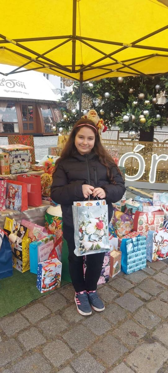 Zdjęcie w galerii na portalu naszraciborz.pl: Wolontariusze Polska 2050 po raz dziewiąty przeprowadzili akcję Podaj Prezent wiadomości z regionu