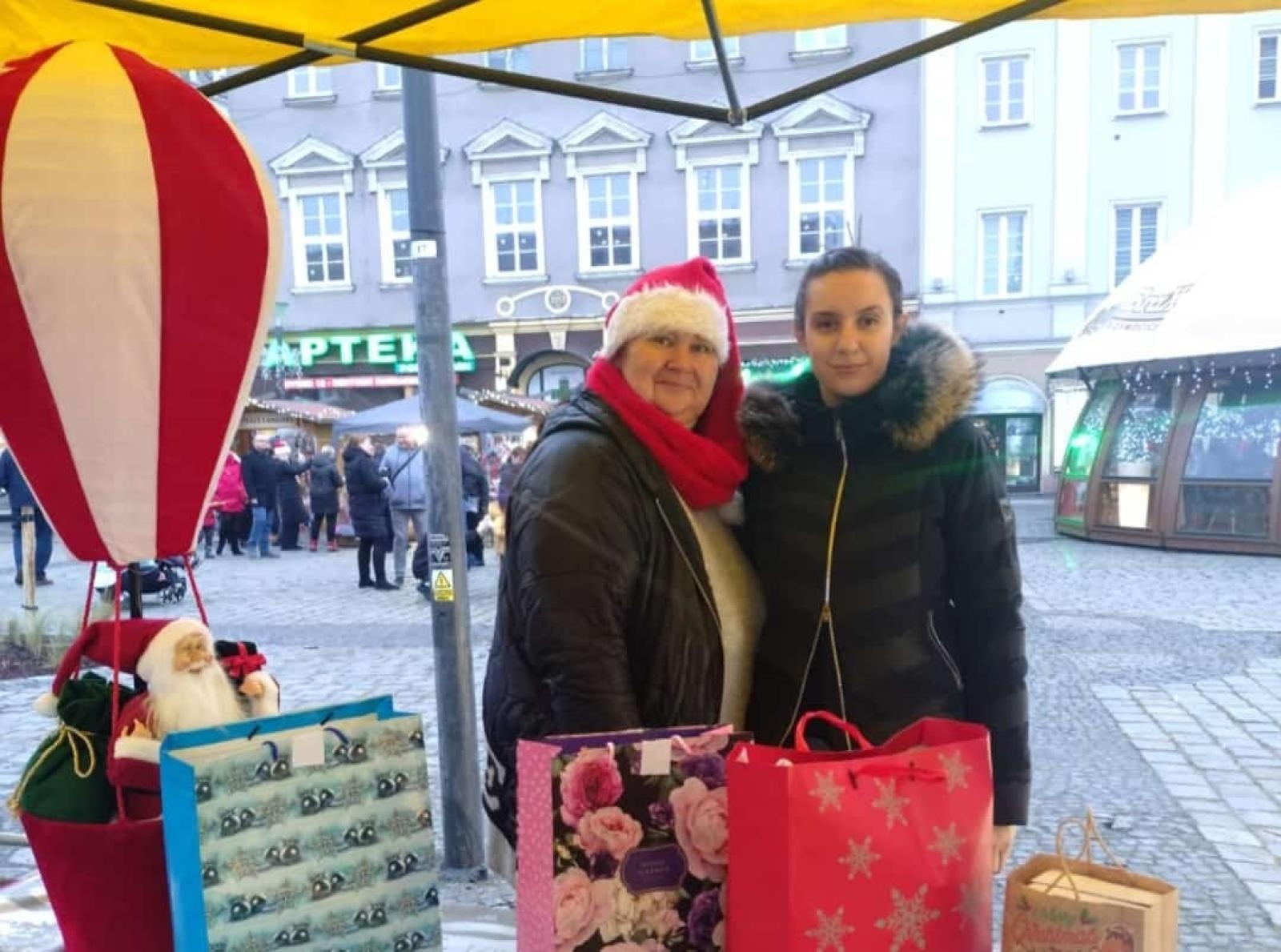 Zdjęcie w galerii na portalu naszraciborz.pl: Wolontariusze Polska 2050 po raz dziewiąty przeprowadzili akcję Podaj Prezent wiadomości z regionu