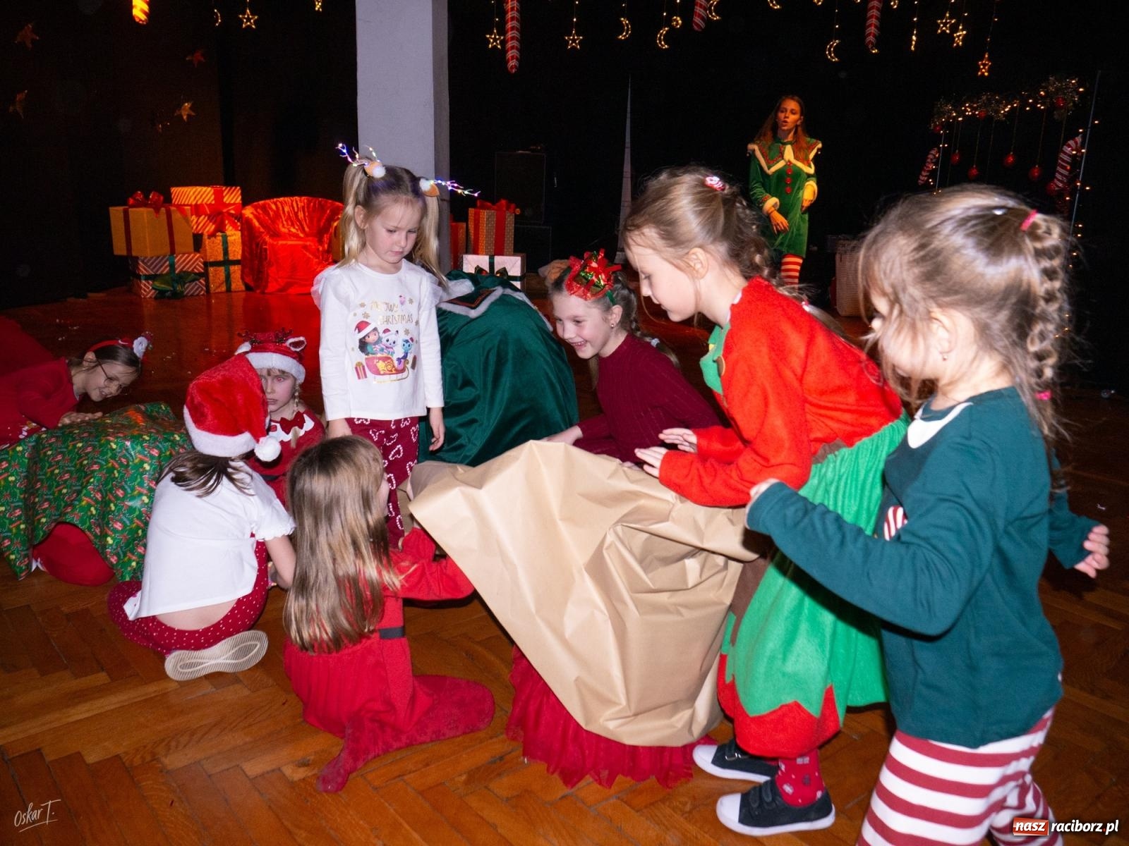 Zdjęcie w galerii na portalu naszraciborz.pl: Mikołajki w Nędzy pełne magii i świątecznej radości [FOTO] wiadomości z regionu